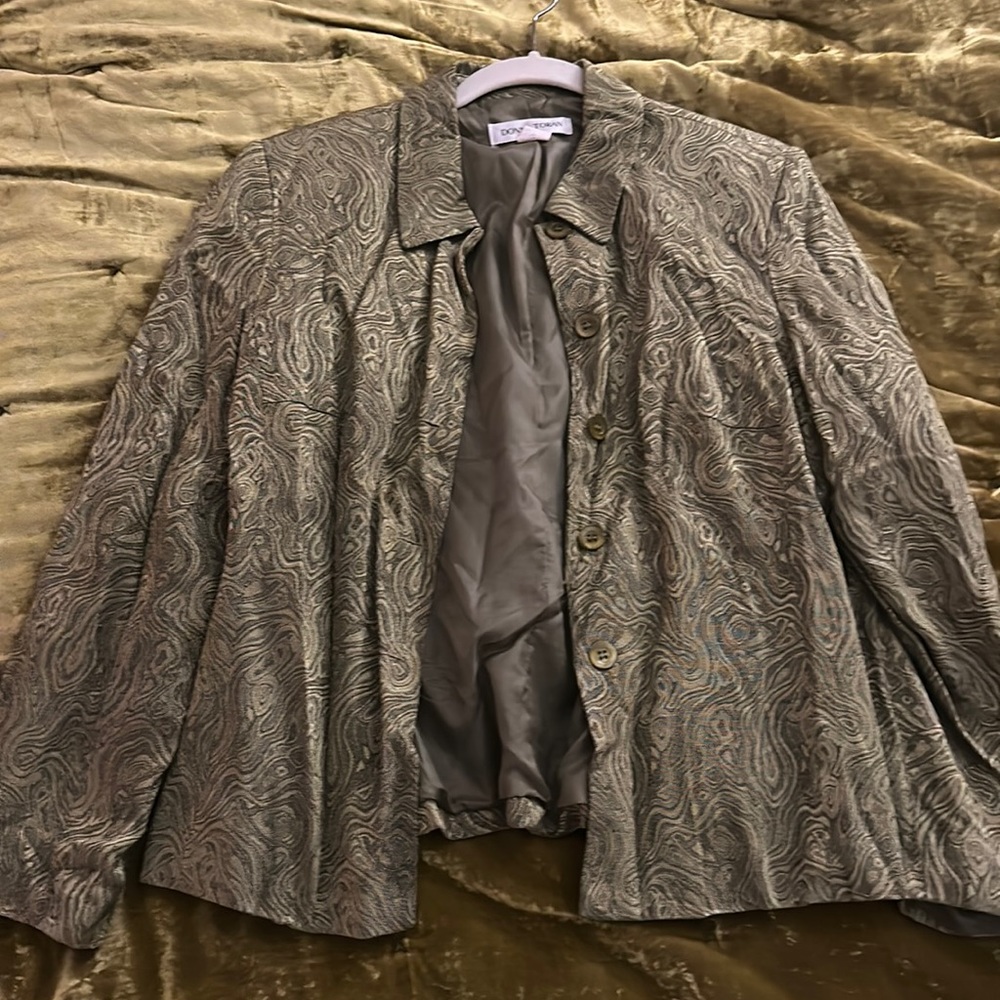 Donna Toran (Size 8) green metallic suit jacket